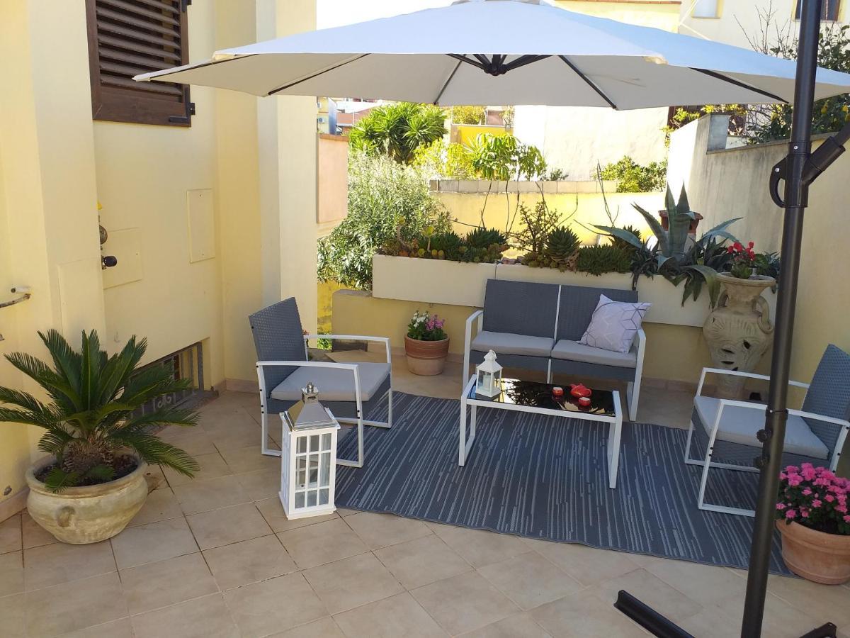 קליארי Exclusive Use Swimming Pool Available From June To September מראה חיצוני תמונה