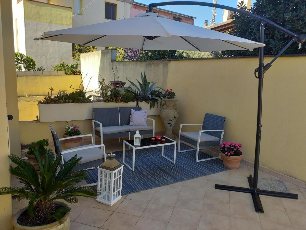 קליארי Exclusive Use Swimming Pool Available From June To September מראה חיצוני תמונה