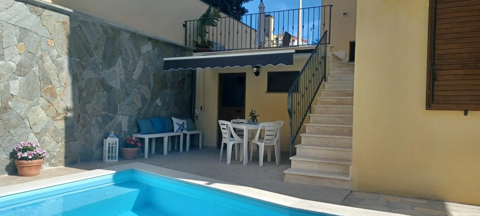 קליארי Exclusive Use Swimming Pool Available From June To September מראה חיצוני תמונה