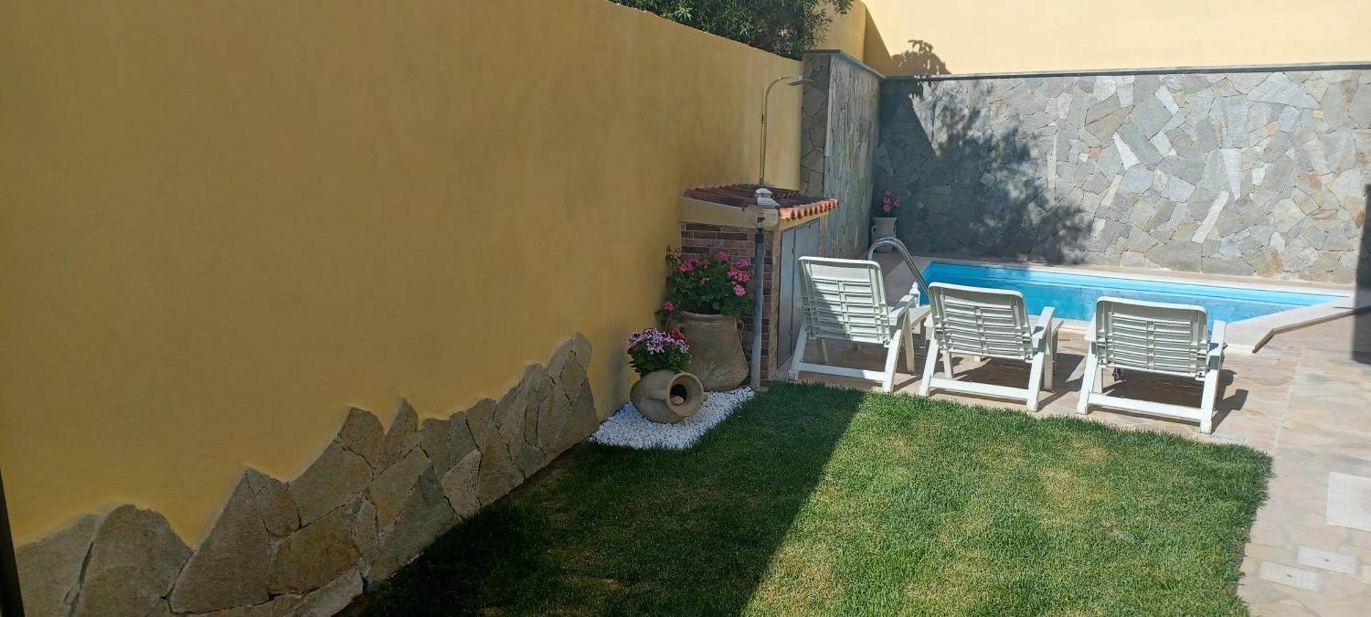 קליארי Exclusive Use Swimming Pool Available From June To September מראה חיצוני תמונה