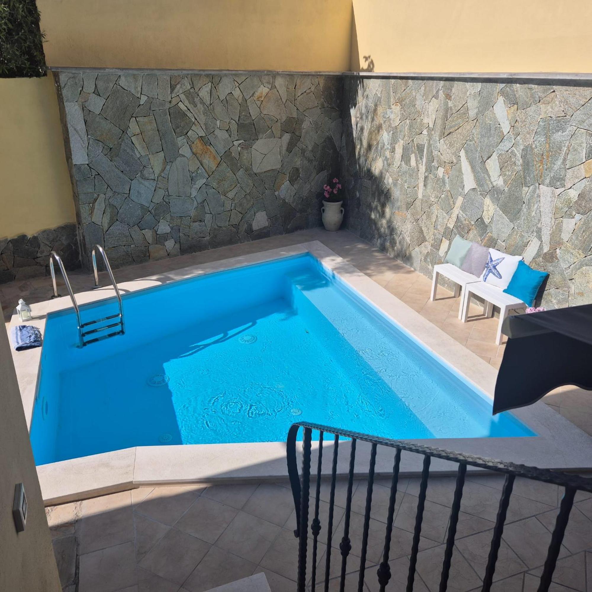 קליארי Exclusive Use Swimming Pool Available From June To September מראה חיצוני תמונה