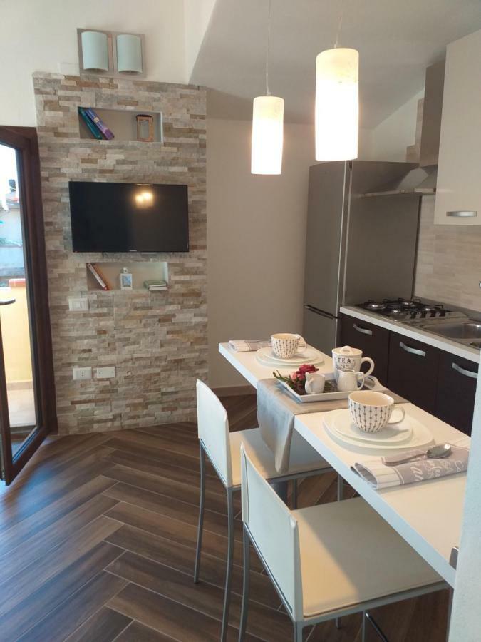קליארי Exclusive Use Swimming Pool Available From June To September מראה חיצוני תמונה